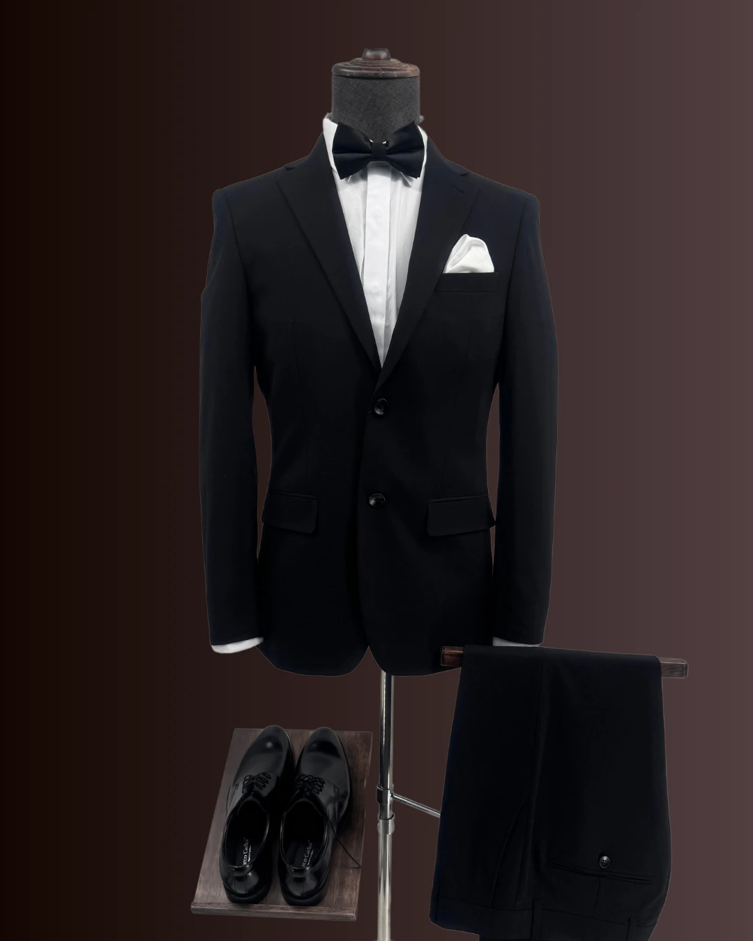 Garnitur ślubny Marco Cadini Radom, model KM 2424 Black