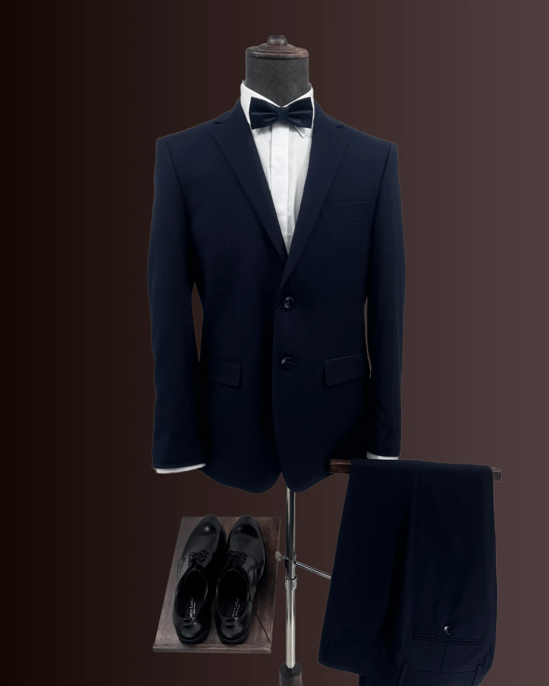Garnitur ślubny Marco Cadini Radom, model KM 590 Dark Blue