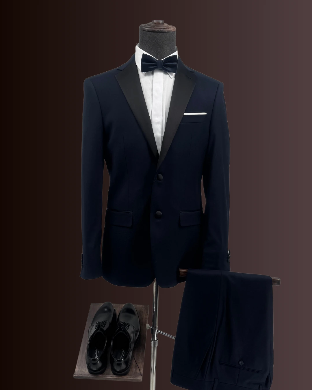Garnitur ślubny Marco Cadini Radom, model KM 590 WED Navy